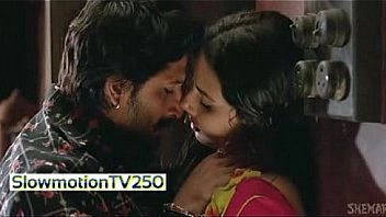 Vidya Balan Kissing Arshad Varshi
